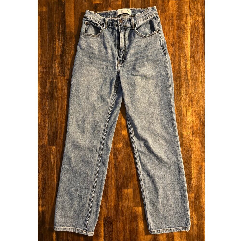 Abercrombie Women's 2 Short 26 x 28 Jeans 90's Straight Ultra High Rise Denim